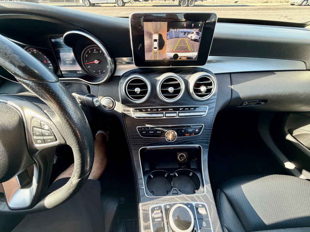 2017 Mercedes-Benz C-Class Image 26