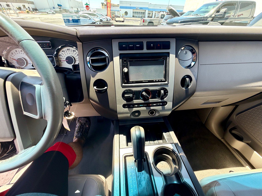 2008 Ford Expedition Image 32