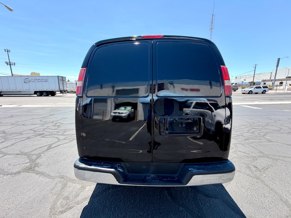 2015 Chevrolet Express Image 5