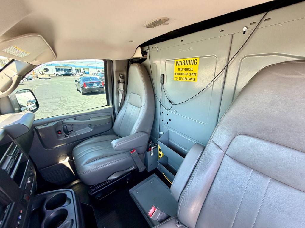 2015 Chevrolet Express Image 14
