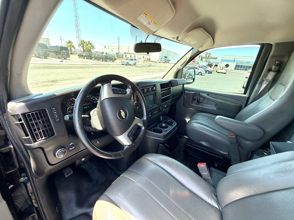 2015 Chevrolet Express Image 15