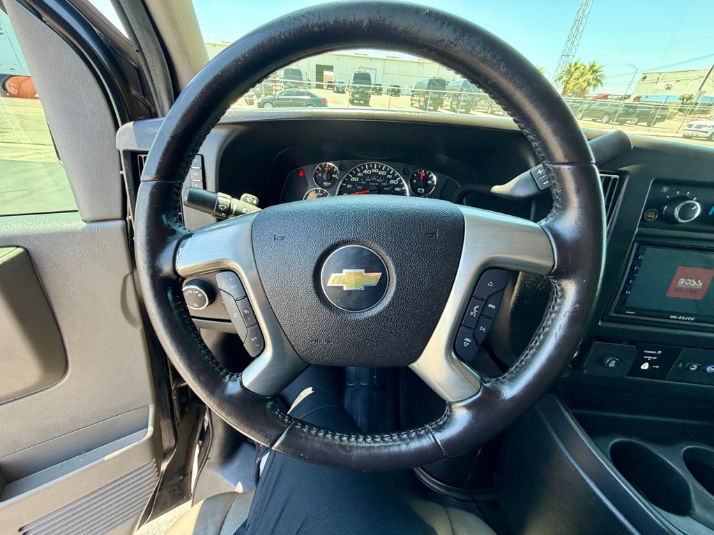 2015 Chevrolet Express Image 26