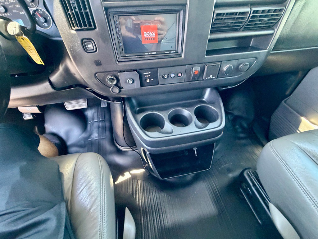 2015 Chevrolet Express Image 28