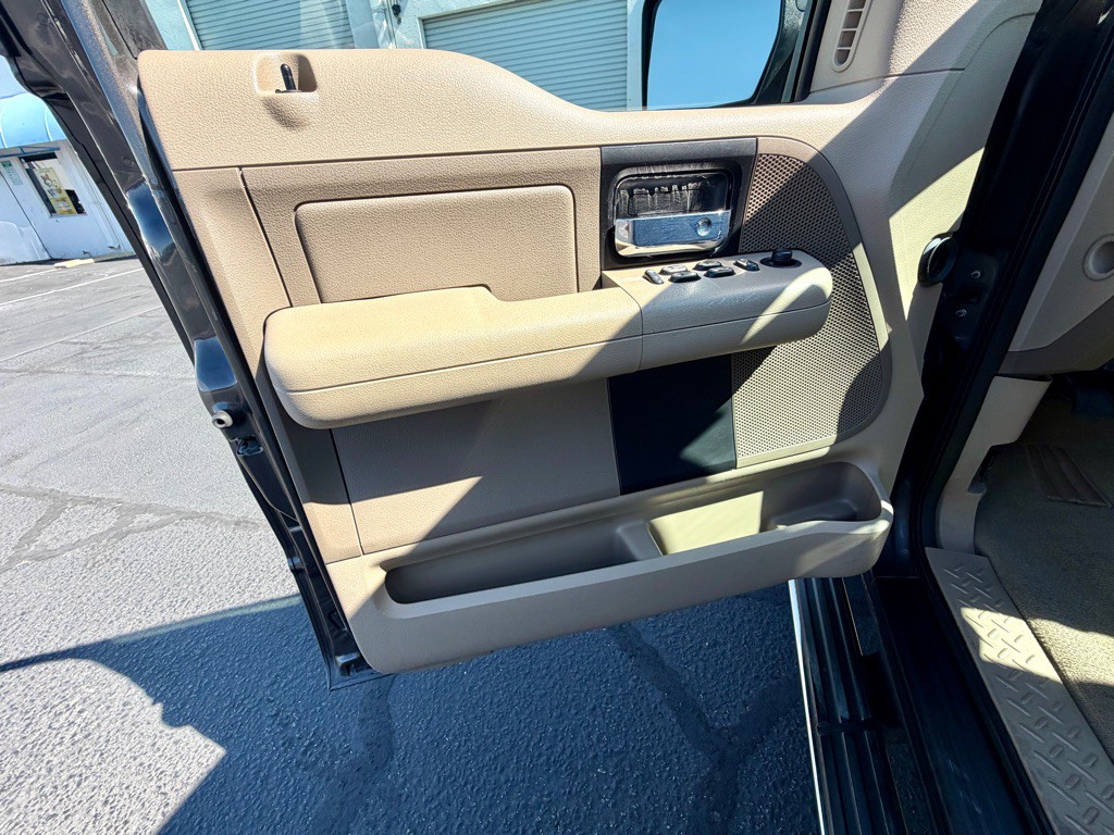 2005 Ford F-150 Image 16
