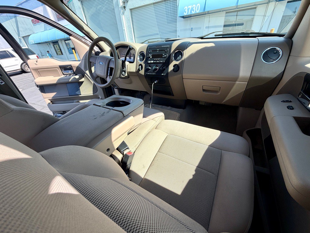 2005 Ford F-150 Image 25