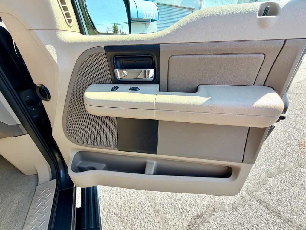 2005 Ford F-150 Image 27