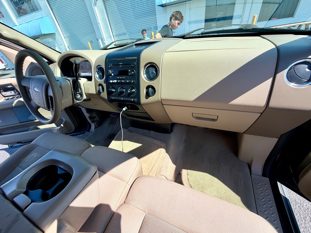 2005 Ford F-150 Image 30