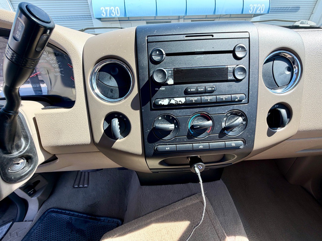 2005 Ford F-150 Image 33