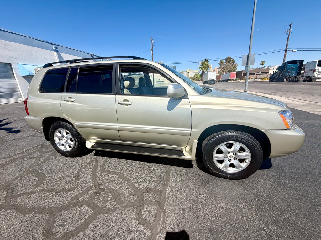 2003 Toyota Highlander Image 2