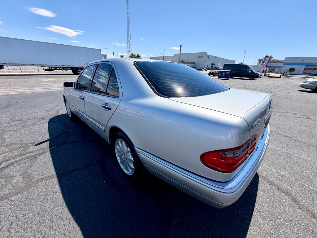 1997 Mercedes-Benz E-Class Image 5
