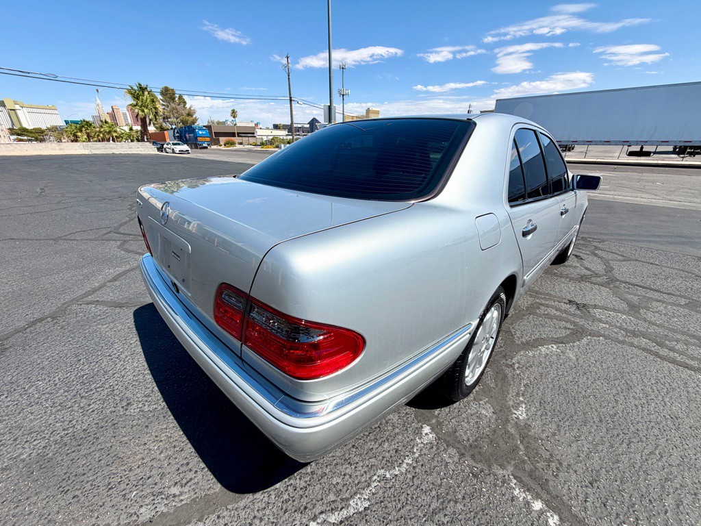 1997 Mercedes-Benz E-Class Image 7