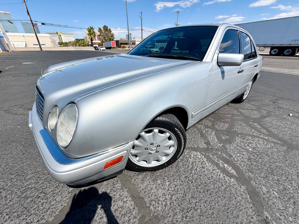 1997 Mercedes-Benz E-Class Image 11