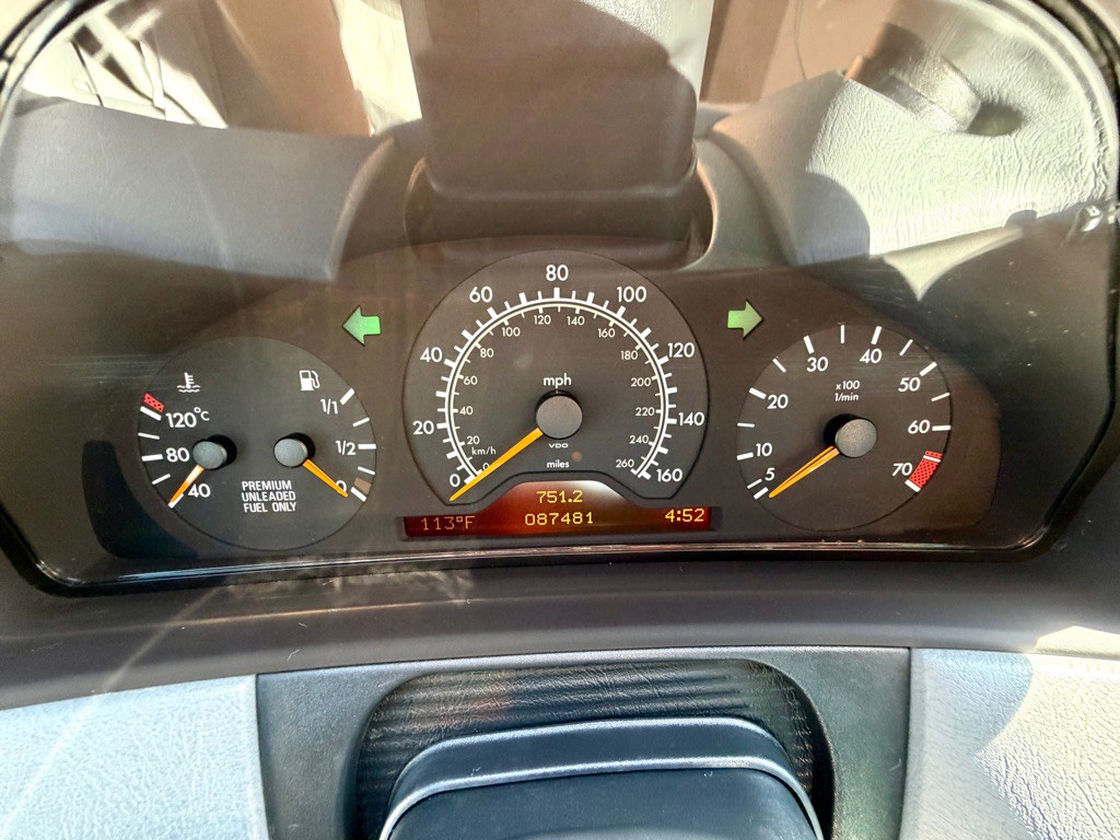 1997 Mercedes-Benz E-Class Image 18