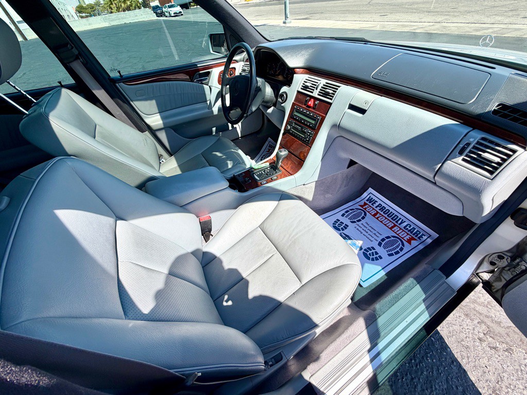 1997 Mercedes-Benz E-Class Image 25