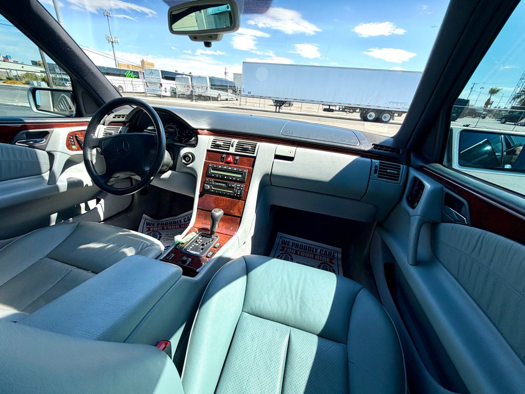 1997 Mercedes-Benz E-Class Image 27