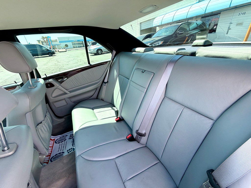 1997 Mercedes-Benz E-Class Image 36