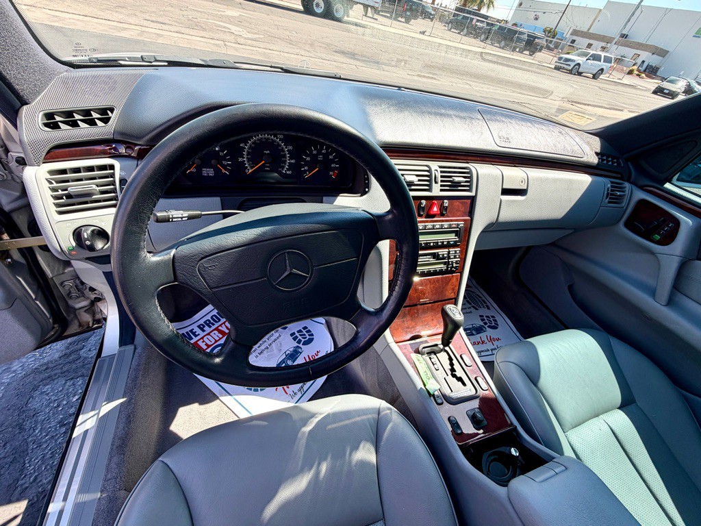 1997 Mercedes-Benz E-Class Image 37
