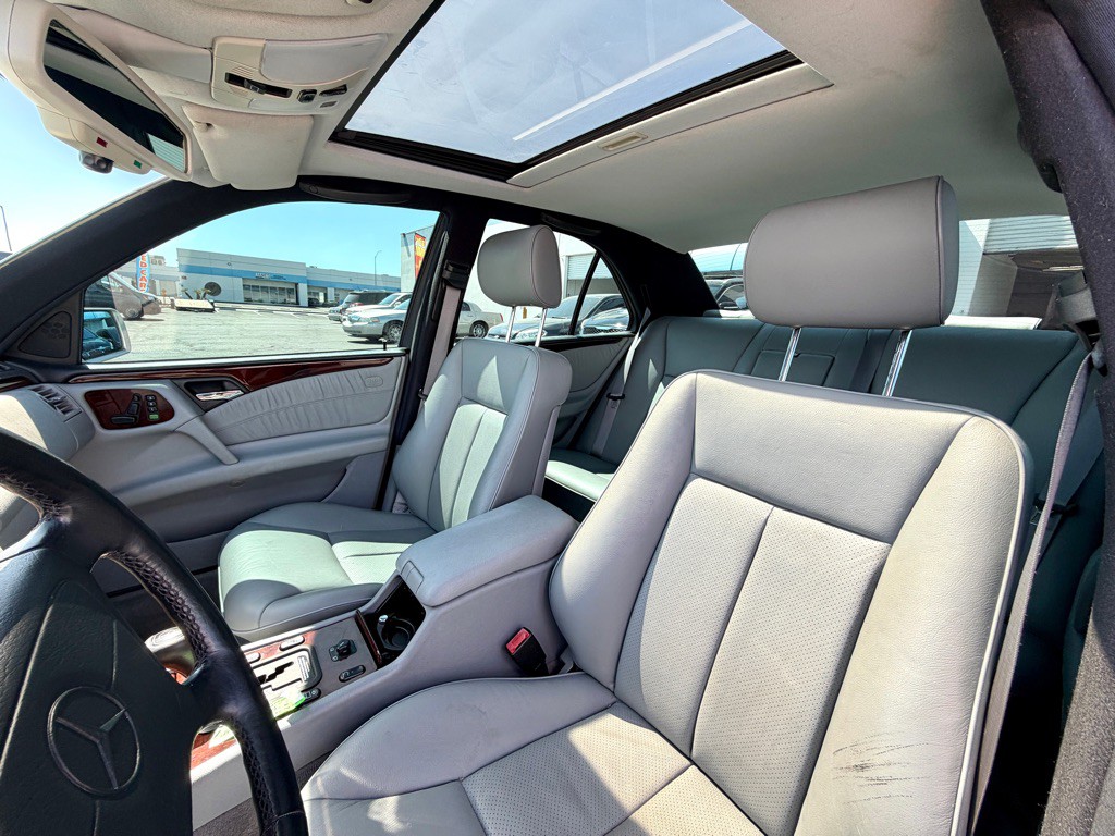 1997 Mercedes-Benz E-Class Image 38