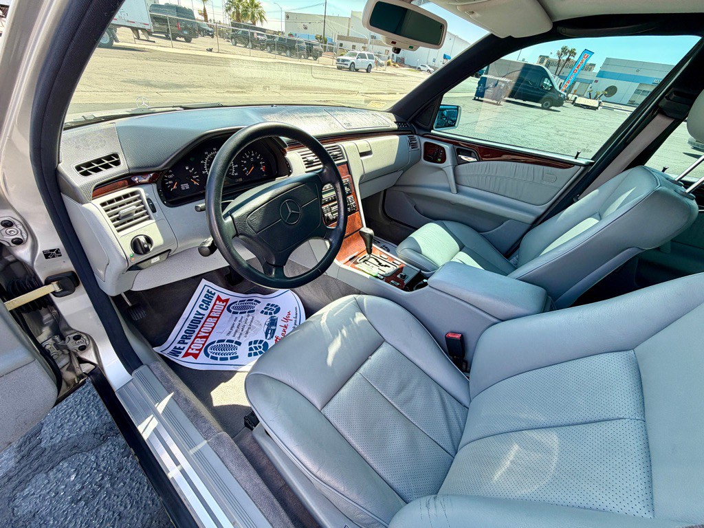 1997 Mercedes-Benz E-Class Image 39