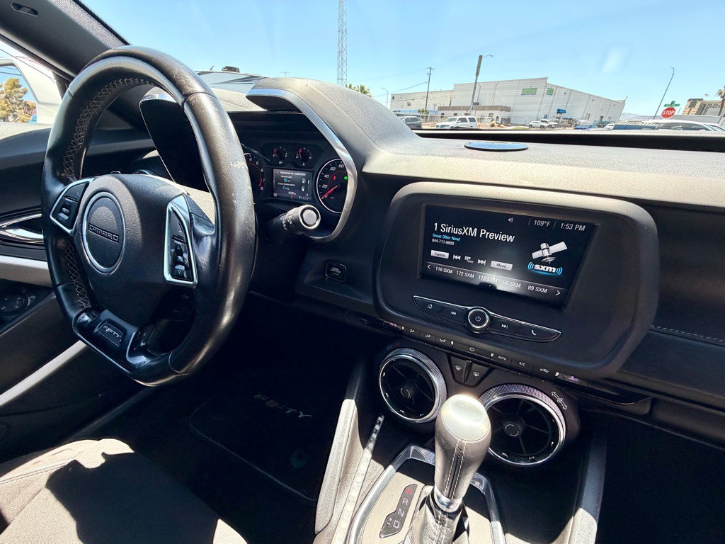 2017 Chevrolet Camaro Image 18