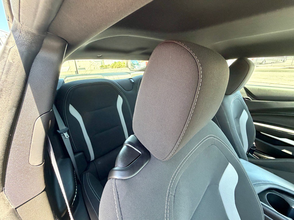 2017 Chevrolet Camaro Image 20