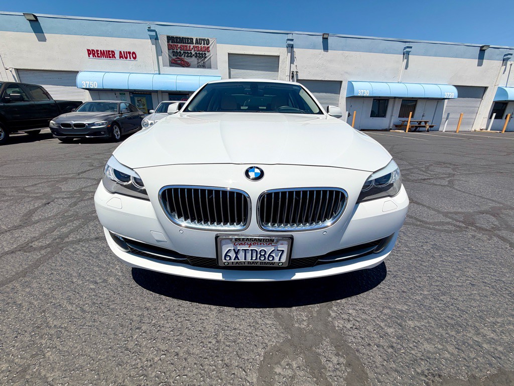 2012 BMW 5 Series Image 2