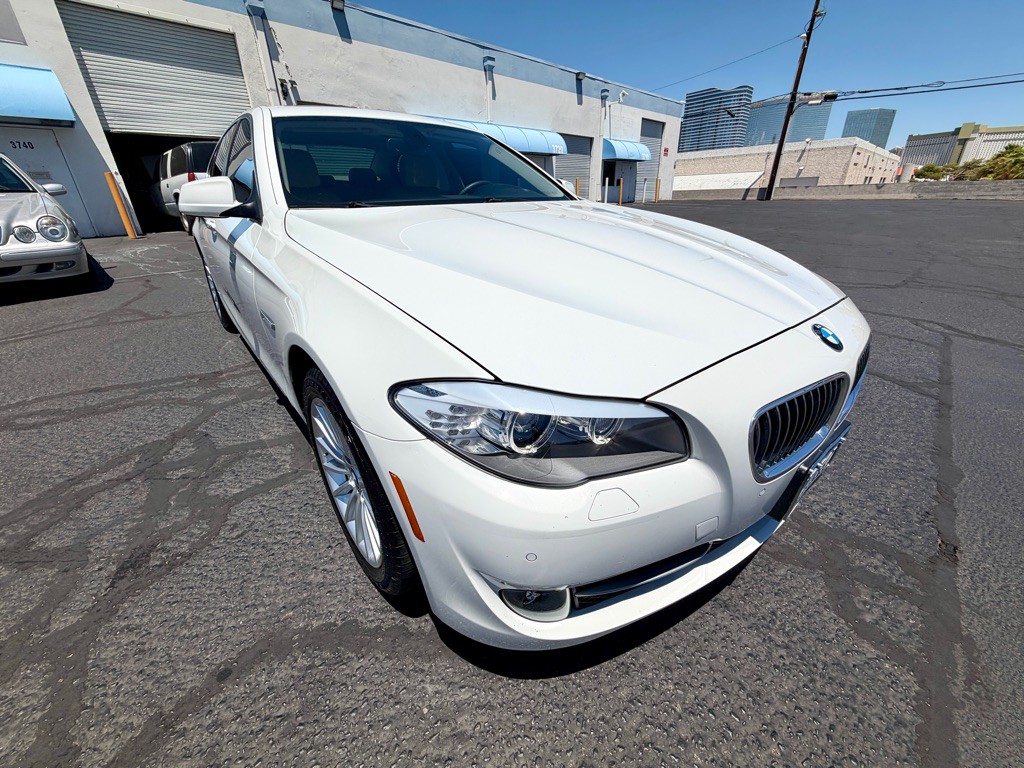 2012 BMW 5 Series Image 3