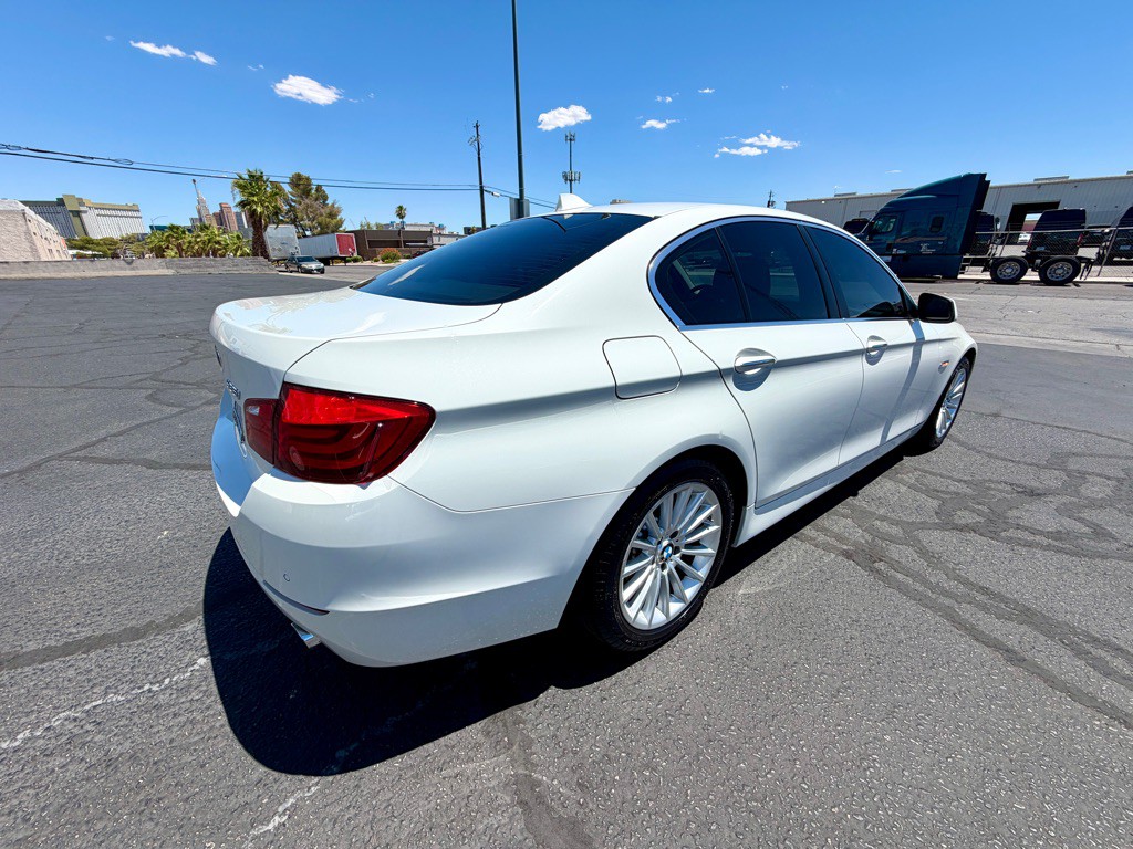 2012 BMW 5 Series Image 5