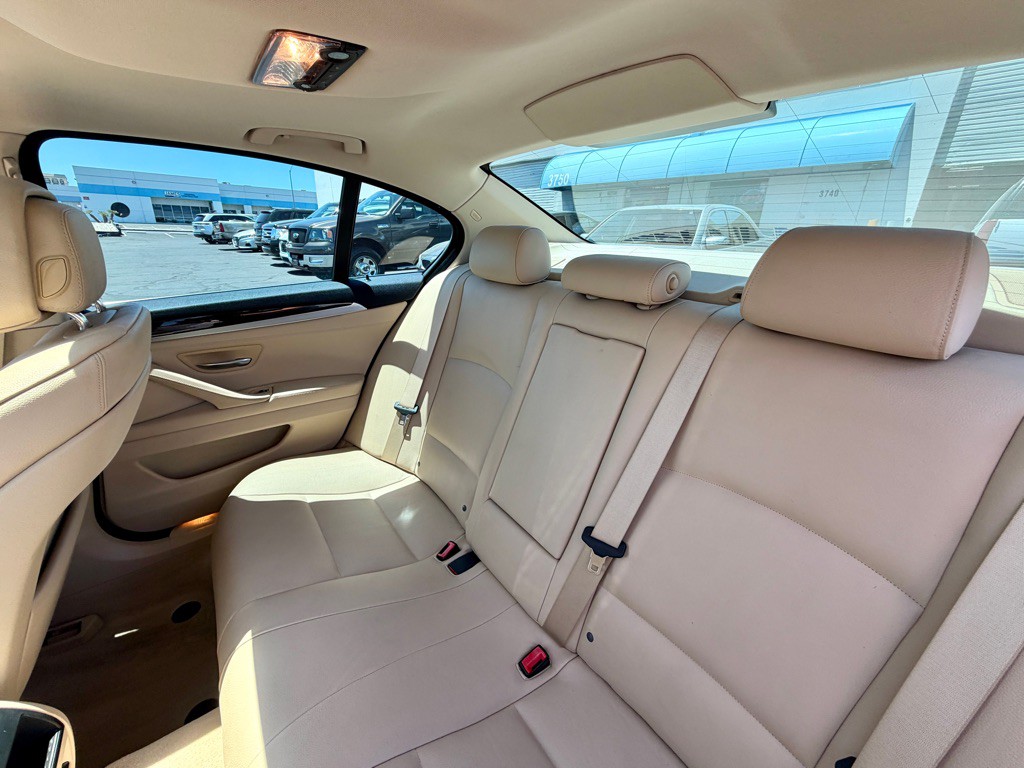 2012 BMW 5 Series Image 15