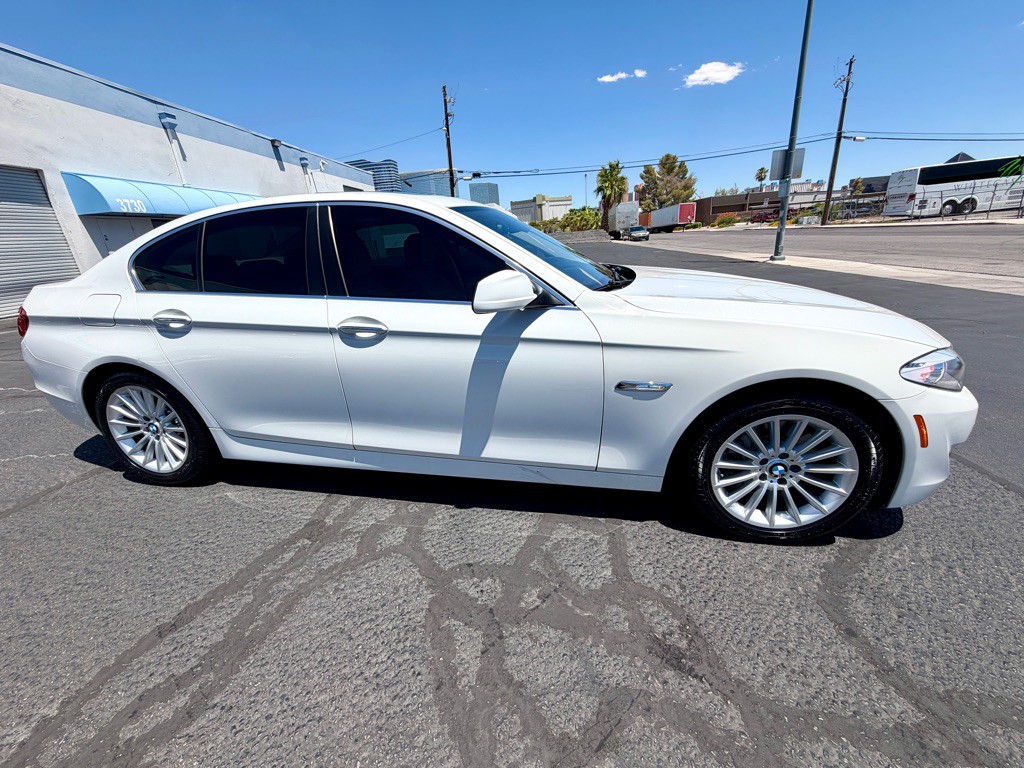 2012 BMW 5 Series Image 25