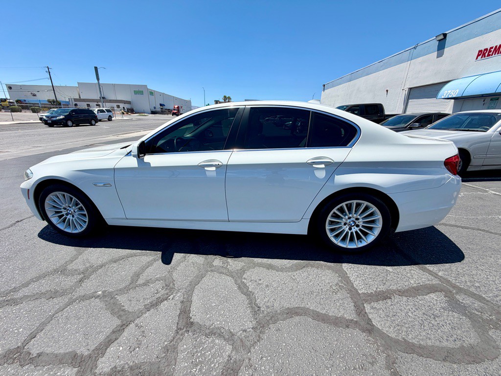 2012 BMW 5 Series Image 29