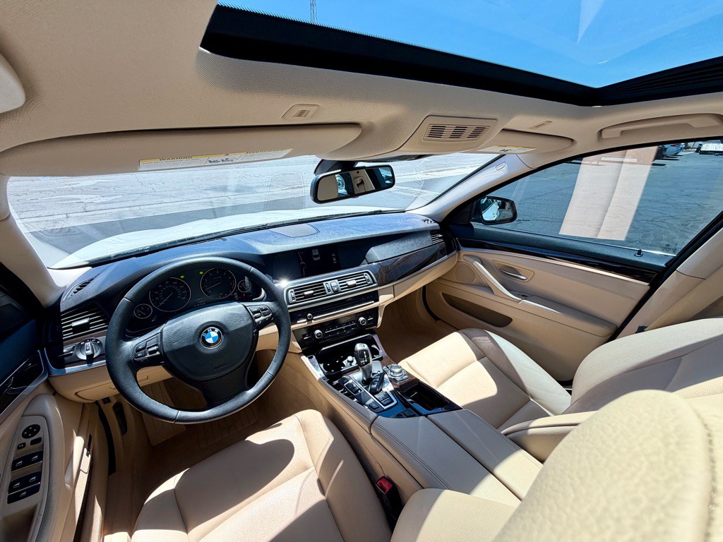 2012 BMW 5 Series Image 35