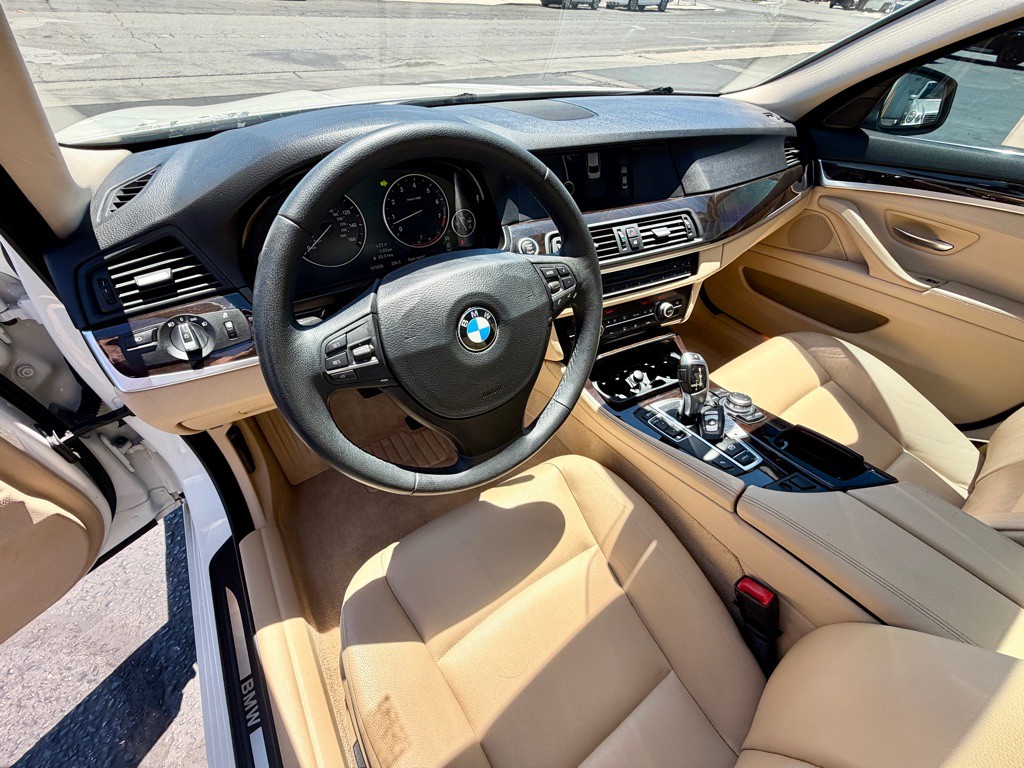 2012 BMW 5 Series Image 39