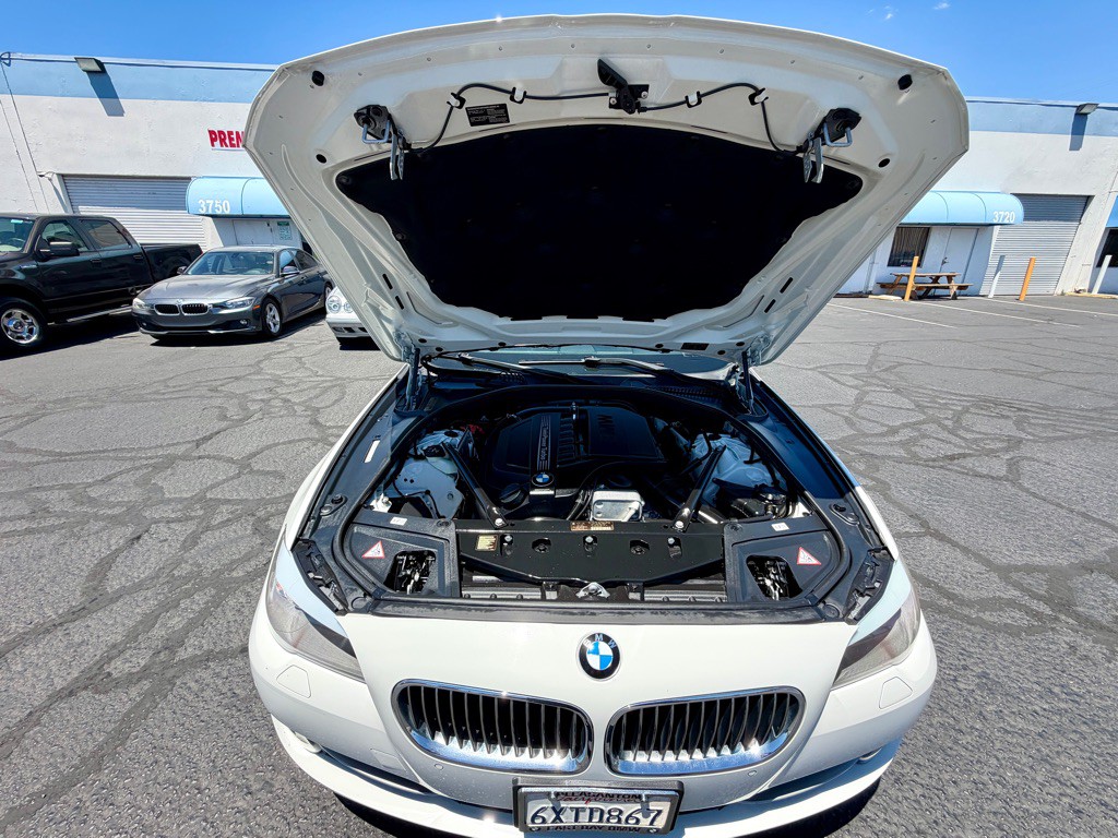2012 BMW 5 Series Image 52