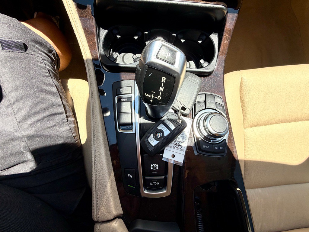 2012 BMW 5 Series Image 57