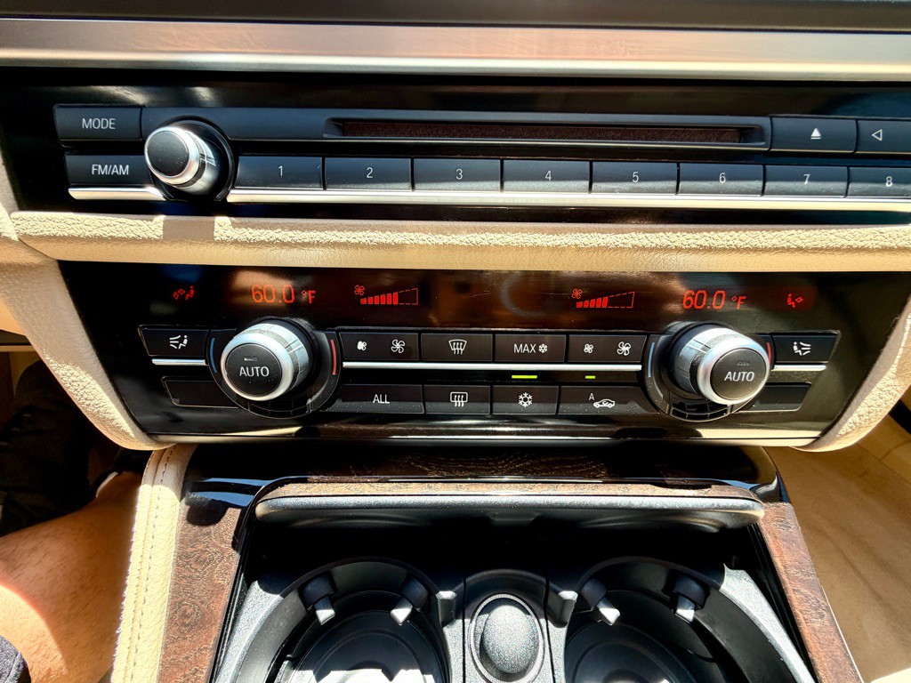 2012 BMW 5 Series Image 59