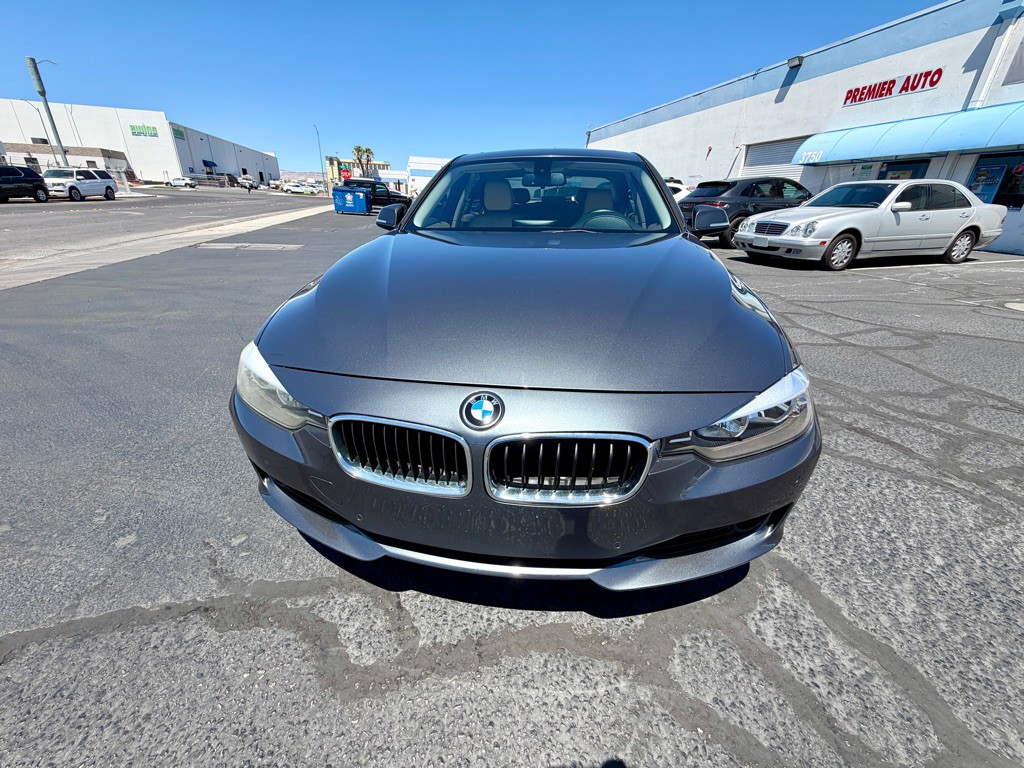 2014 BMW 3 Series Image 2