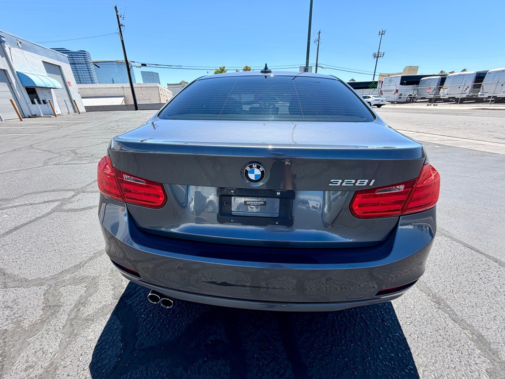 2014 BMW 3 Series Image 6