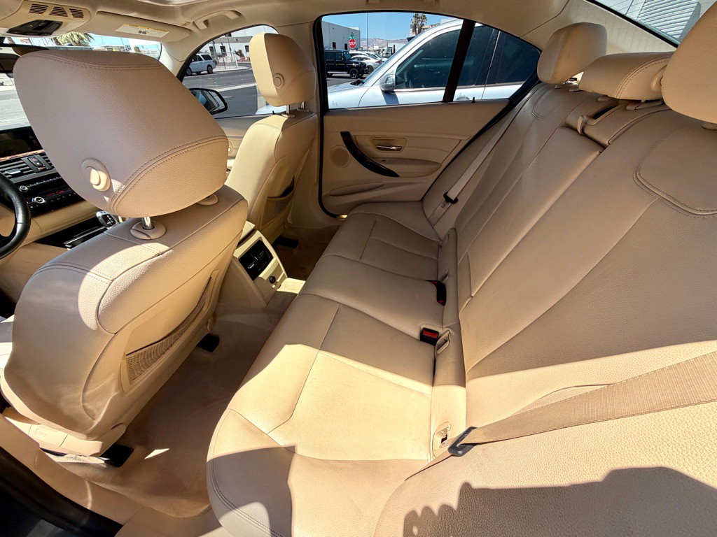 2014 BMW 3 Series Image 18