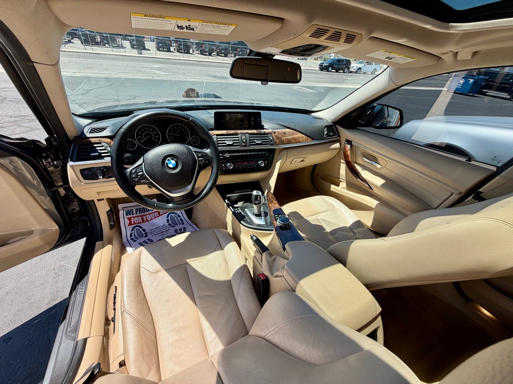 2014 BMW 3 Series Image 21