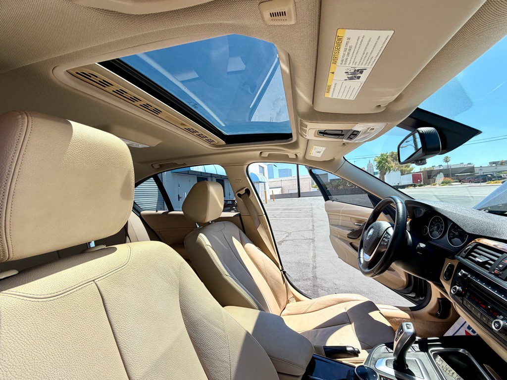 2014 BMW 3 Series Image 28