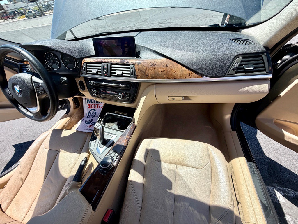 2014 BMW 3 Series Image 29