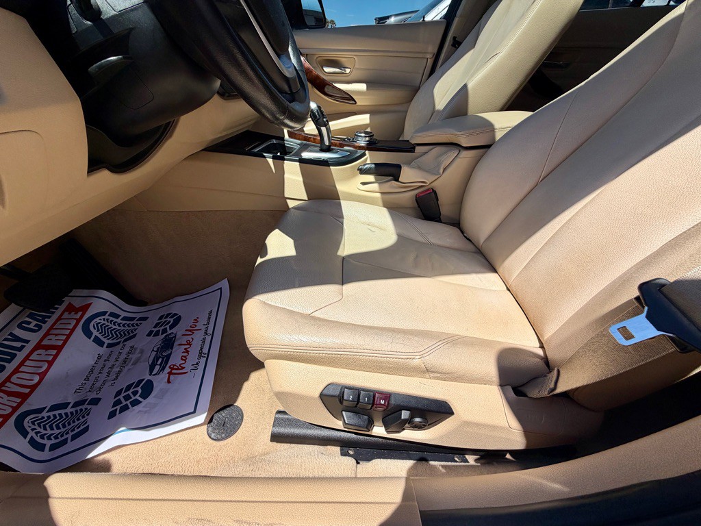 2014 BMW 3 Series Image 31