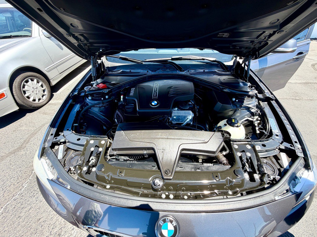 2014 BMW 3 Series Image 33