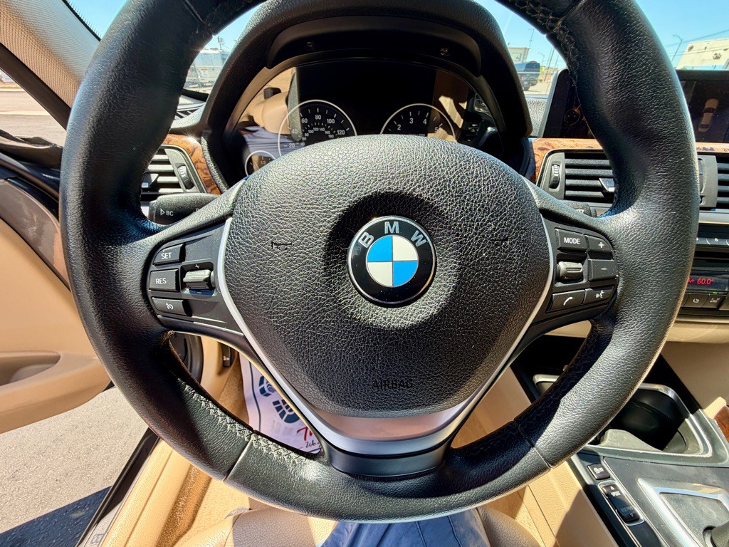 2014 BMW 3 Series Image 35