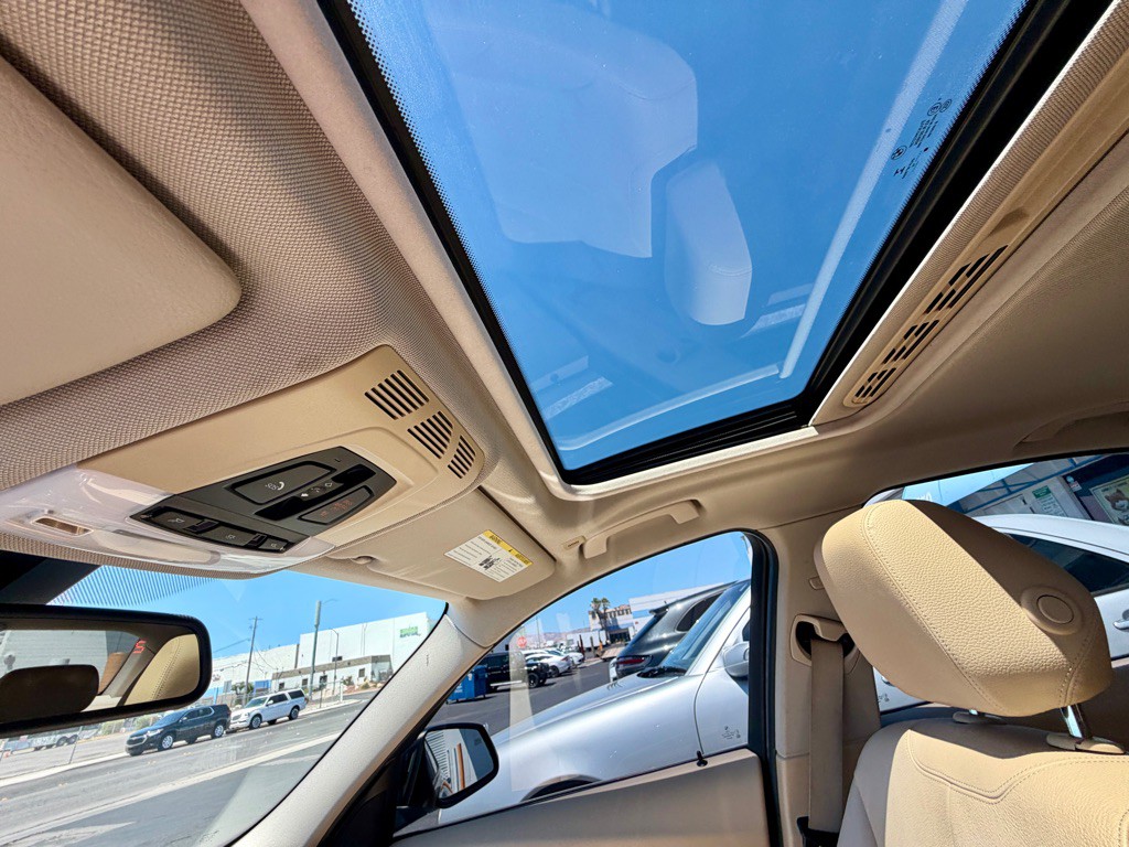 2014 BMW 3 Series Image 36