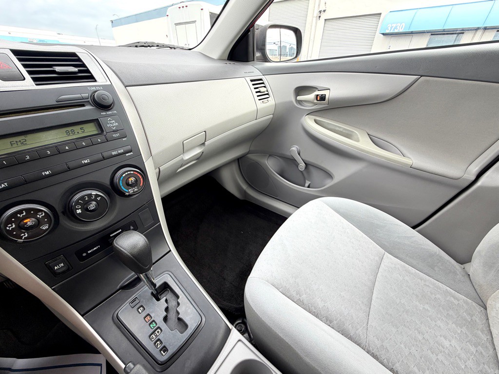 2009 Toyota Corolla Image 33