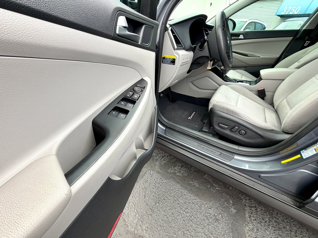 2016 Hyundai Tucson Image 11
