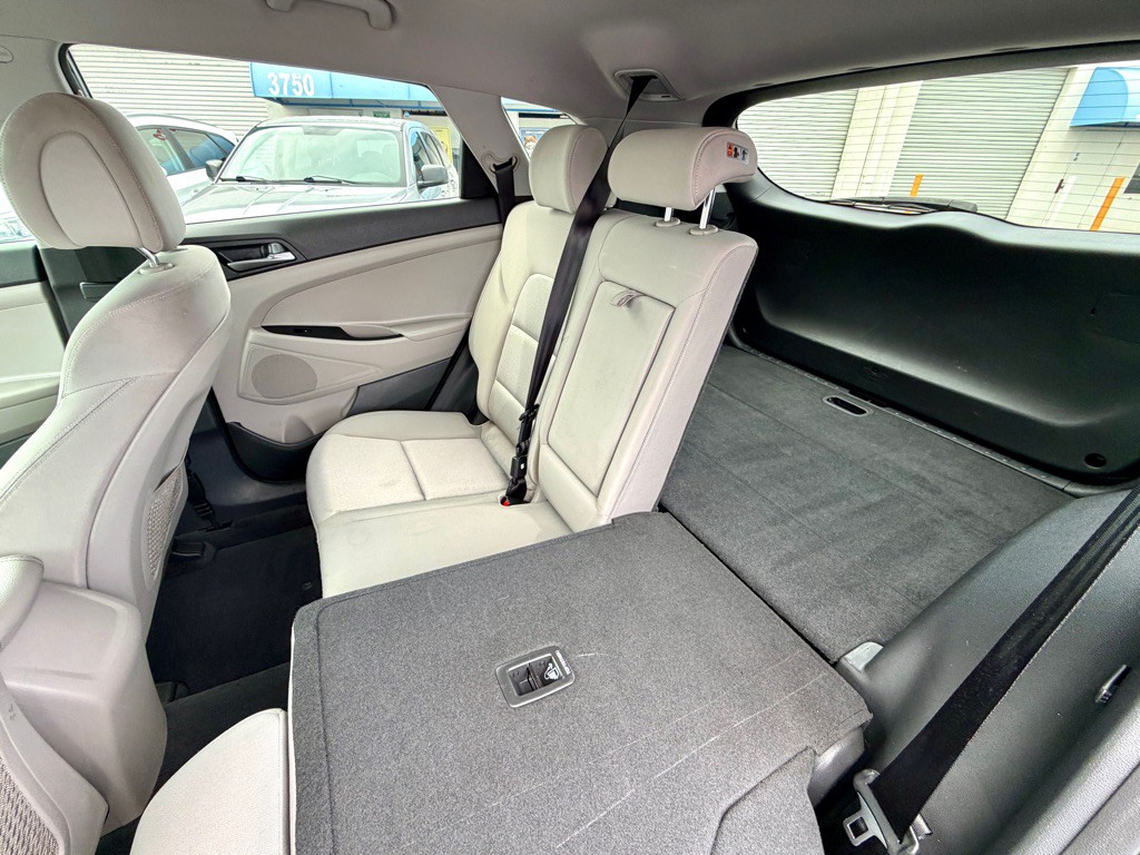 2016 Hyundai Tucson Image 17
