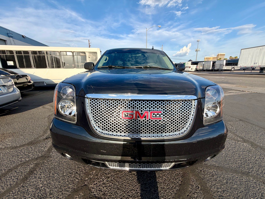 2012 GMC Yukon Image 2